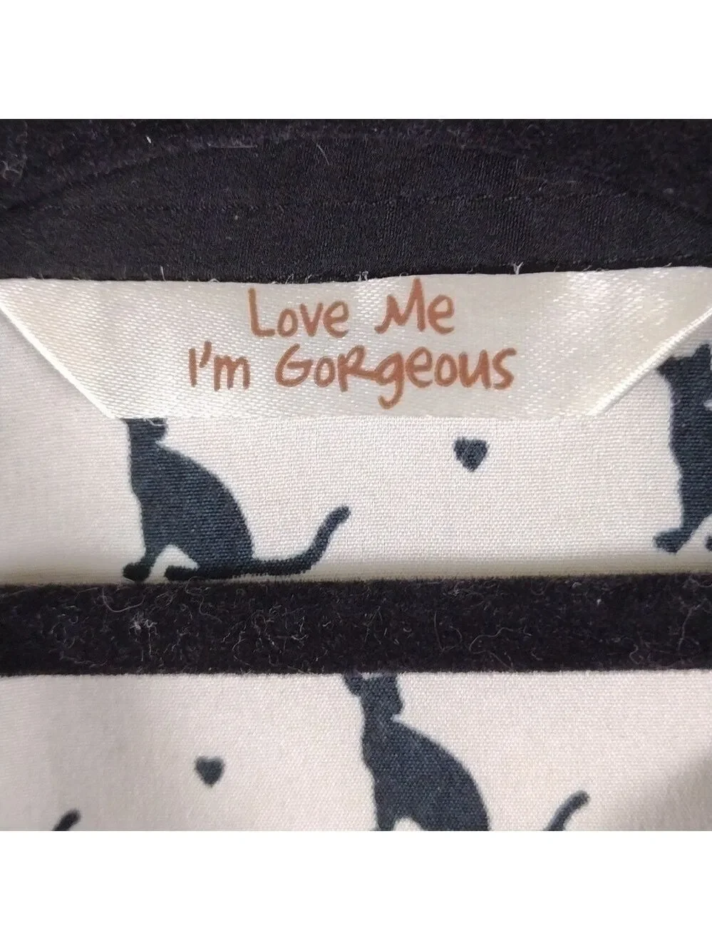 Love Me I'm Gorgeous White Black Cat Print Collared Sleeveless Button Down Top